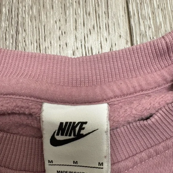 Nike Women's Mauve Cropped Sweatshirt - Picture 3 of 8